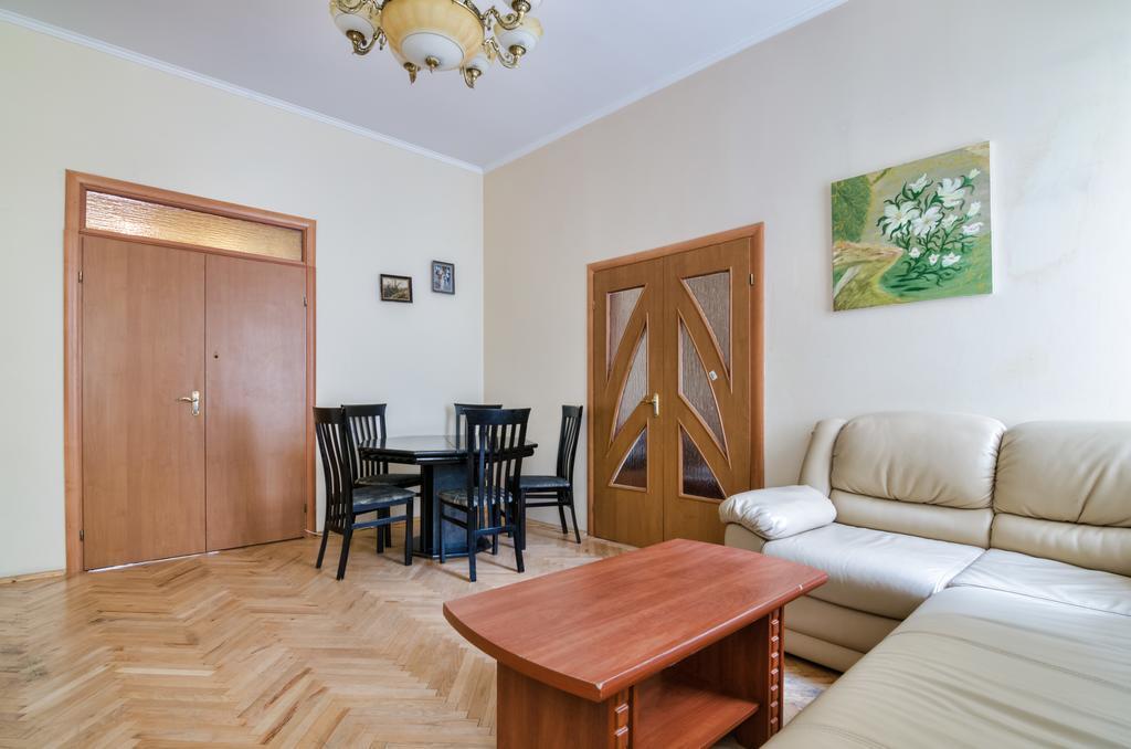 Leogrand Apartments Teodora 3 Lviv Exterior photo