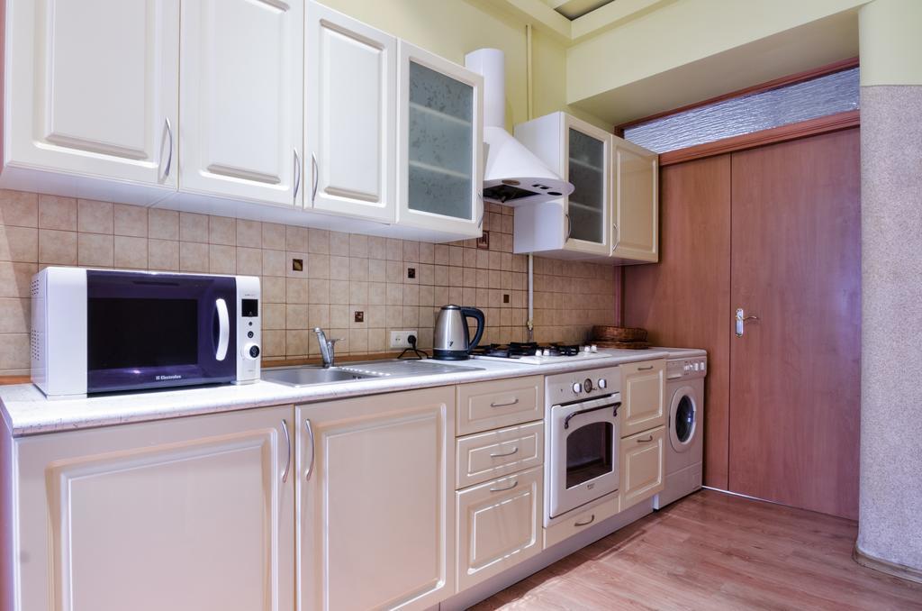 Leogrand Apartments Teodora 3 Lviv Exterior photo